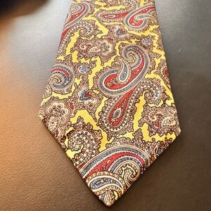 Briar Pride of‎ England 100% Silk Yellow Paisley Luxury Necktie